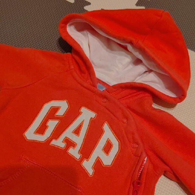 GAP(ギャップ)のGAP  ロンパース  70サイズ  男女兼用  used  派手可愛 キッズ/ベビー/マタニティのベビー服(~85cm)(ロンパース)の商品写真