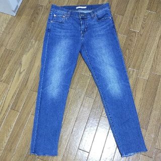 リーバイス(Levi's)のLevi's　BORROWED FROM THE BOYS テーパードジーンズ(デニム/ジーンズ)