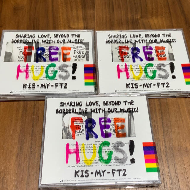 Kis-My-Ft2(キスマイフットツー)のKis-My-Ft2  FREE HUGS!  アルバム3形態セット エンタメ/ホビーのCD(ポップス/ロック(邦楽))の商品写真