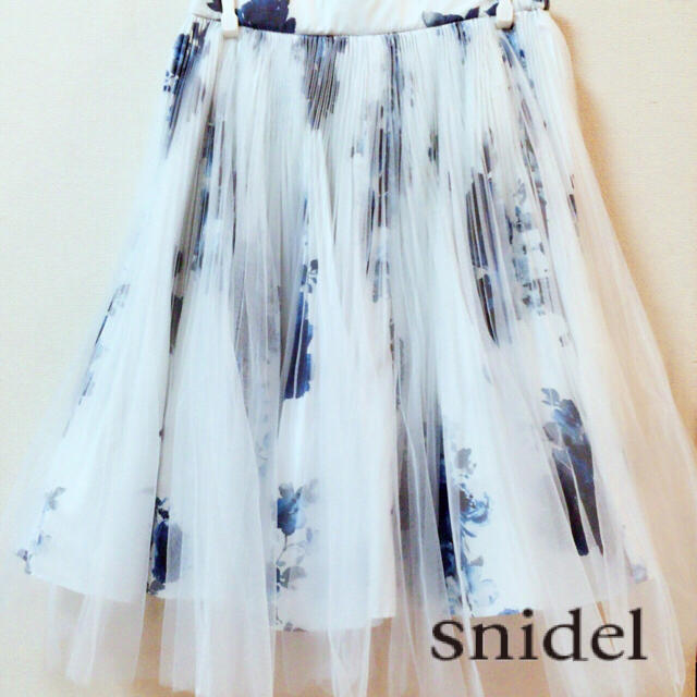 新品未使用】snidelフレアスカート-