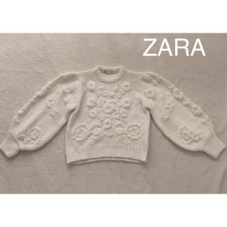 ザラ(ZARA)のZARA フラワー刺繍　ニット　パフスリーブ(ニット/セーター)