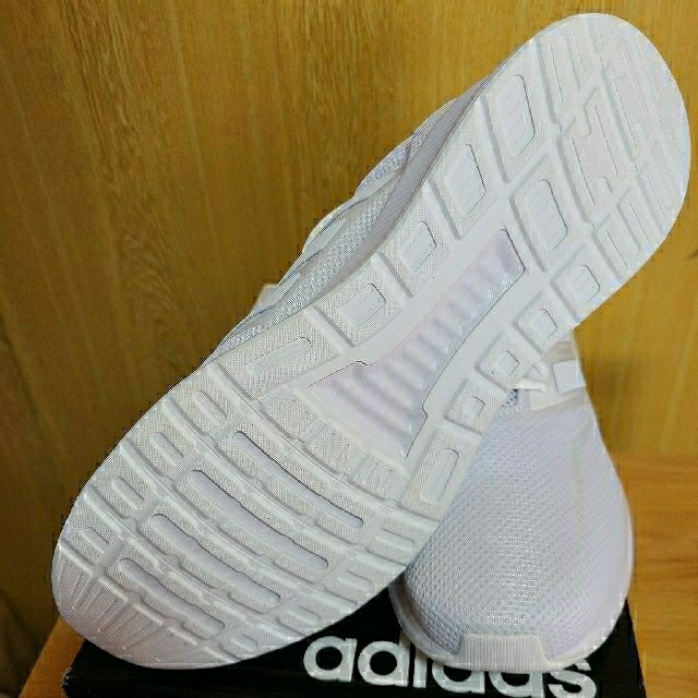 adidas(アディダス)のadidasスニーカー　28.5 メンズの靴/シューズ(スニーカー)の商品写真