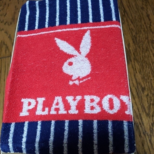 PLAYBOY(プレイボーイ)のプレイボーイ　スポーツタオル＋ハンカチ インテリア/住まい/日用品の日用品/生活雑貨/旅行(タオル/バス用品)の商品写真