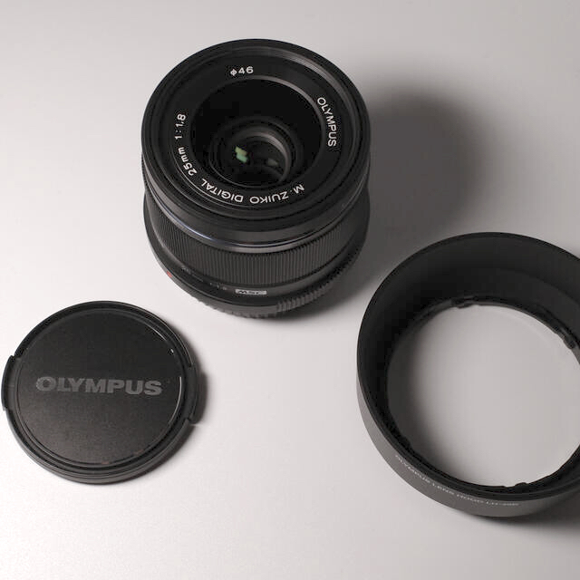 OLYMPUS(オリンパス)の【Cherryさま専用】M.ZUIKO DIGITAL 25mm F1.8 スマホ/家電/カメラのカメラ(レンズ(単焦点))の商品写真