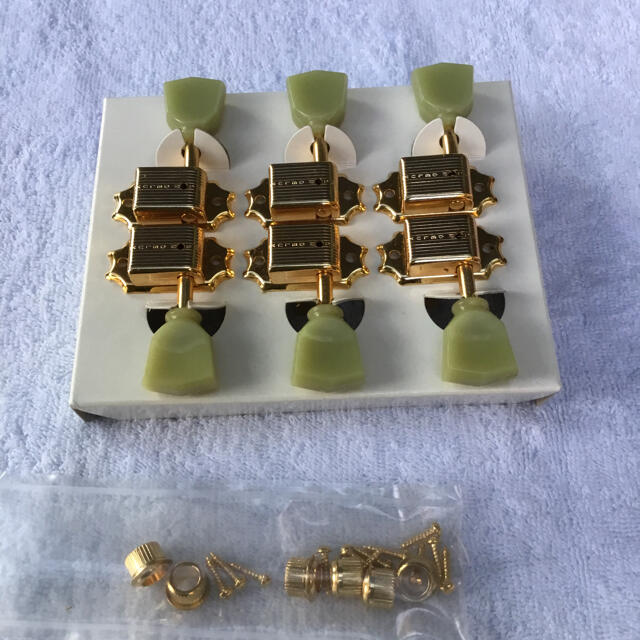エレキギター用糸巻き(両側タイプ)(GOLD) パーツ エレキギター用糸巻き(両側タイプ)(GOLD) パーツ