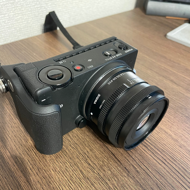 SIGMA fp レンズキット 純正ハンドグリップ 付きミラーレス一眼