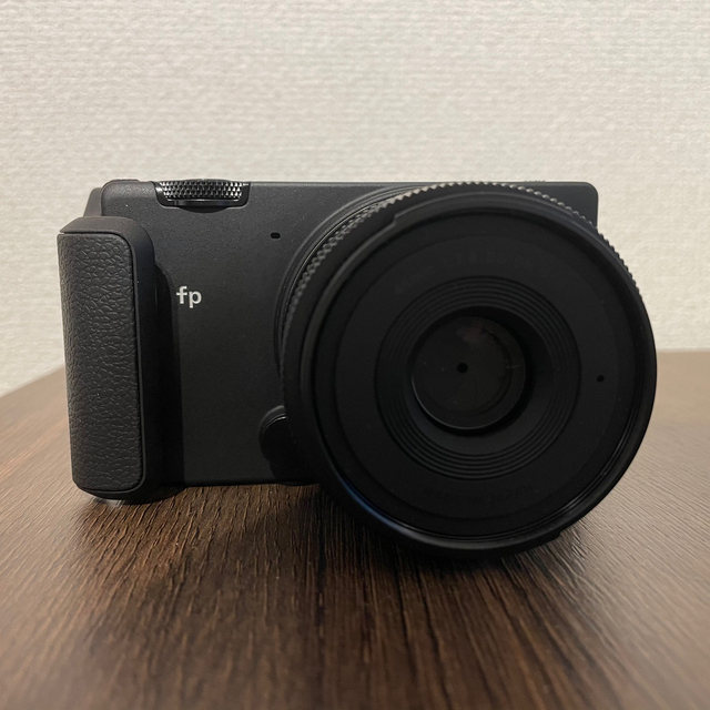 SIGMA fp レンズキット 純正ハンドグリップ 付き | www.jarussi.com.br