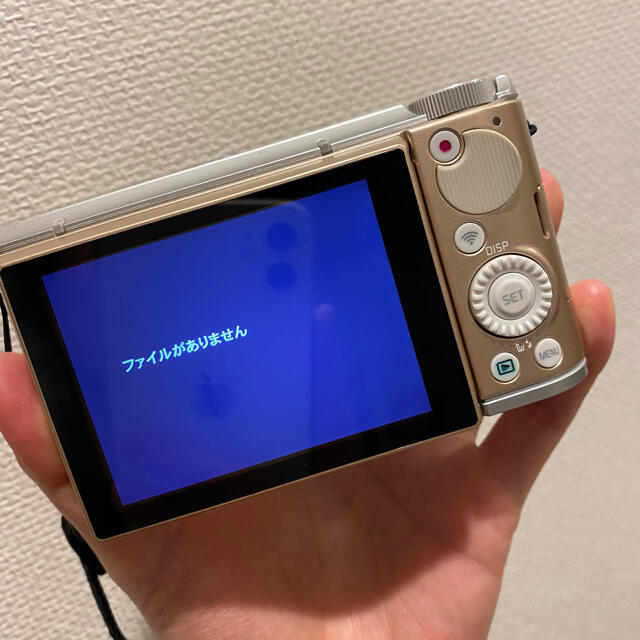 CASIO(カシオ)のCASIO EXILIM ゴールド　カメラ『お値下げします』 スマホ/家電/カメラのカメラ(コンパクトデジタルカメラ)の商品写真