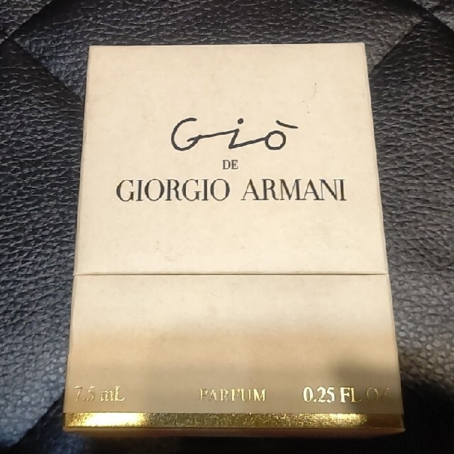 Giorgio Armani(ジョルジオアルマーニ)のジョルジオ・アルマーニ　香水　7.5ml コスメ/美容の香水(香水(女性用))の商品写真