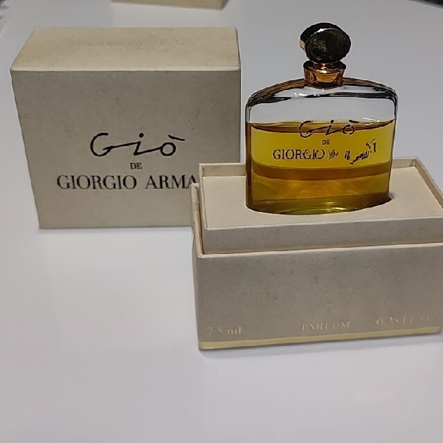 Giorgio Armani(ジョルジオアルマーニ)のジョルジオ・アルマーニ　香水　7.5ml コスメ/美容の香水(香水(女性用))の商品写真