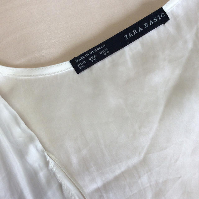 ZARA(ザラ)のZARA BASIC カットソー 白 レディースのトップス(カットソー(半袖/袖なし))の商品写真