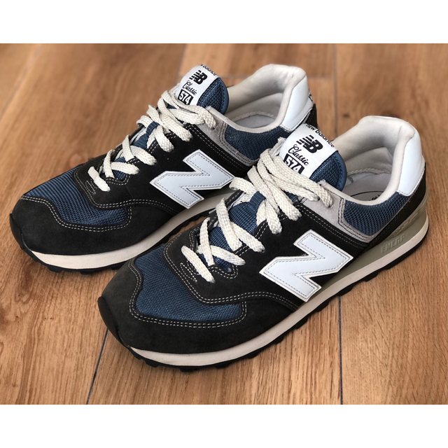 New Balance(ニューバランス)の【美品】574 classic DNA 28.0 (navy/grey) 箱無し メンズの靴/シューズ(スニーカー)の商品写真