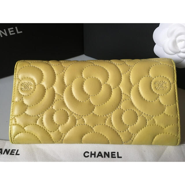 CHANELレモンイエローCHANEL カメリア長財布 レモンイエロー