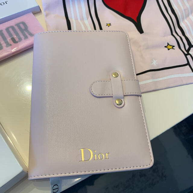 Dior(ディオール)のちび怪獣様専用ディオールノベルティーセット　巾着　手帳　ミラー　お花 エンタメ/ホビーのコレクション(ノベルティグッズ)の商品写真