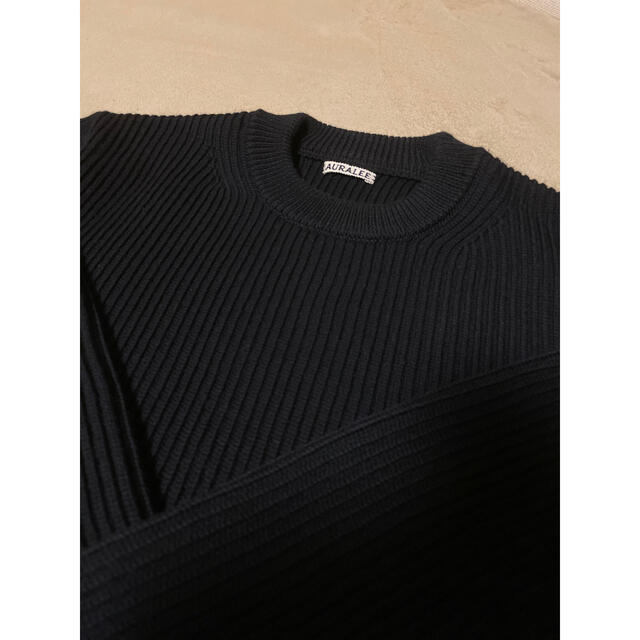 オーラリー SUPER FINE WOOL RIB KNIT ネイビー メンズのトップス(ニット/セーター)の商品写真