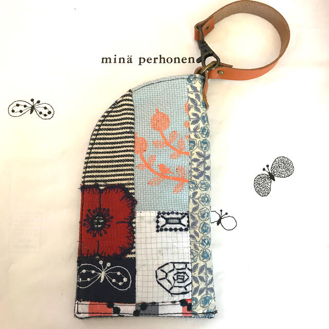 mina perhonen(ミナペルホネン)のミナペルホネン　ハンドメイド　めがねポーチ ハンドメイドのファッション小物(その他)の商品写真