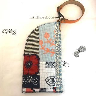 ミナペルホネン(mina perhonen)のミナペルホネン　ハンドメイド　めがねポーチ(その他)