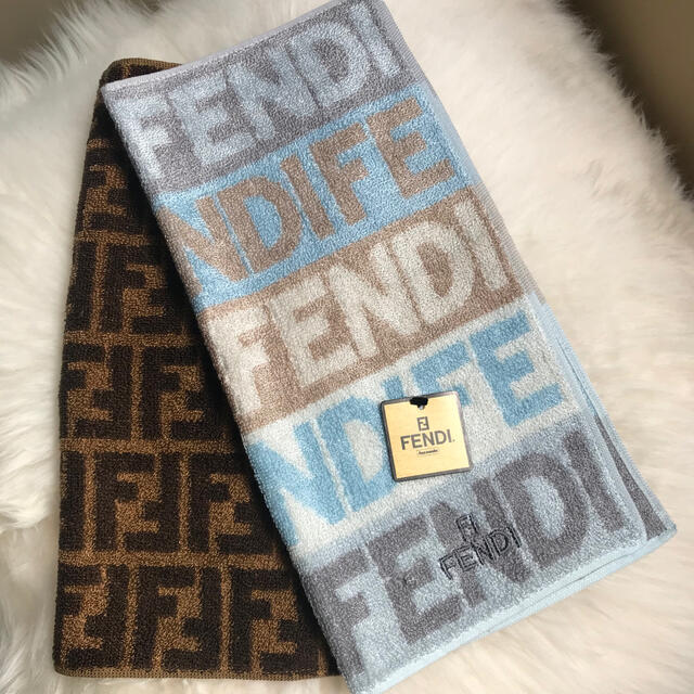 ハンドタオル約35㎝×約35㎝フェンディ FENDI フェイスタオル 2枚  ハンドタオル 1枚