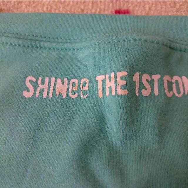 SHINee(シャイニー)のSHINee 1t concert オニュ Tシャツ レプリカ エンタメ/ホビーのタレントグッズ(アイドルグッズ)の商品写真