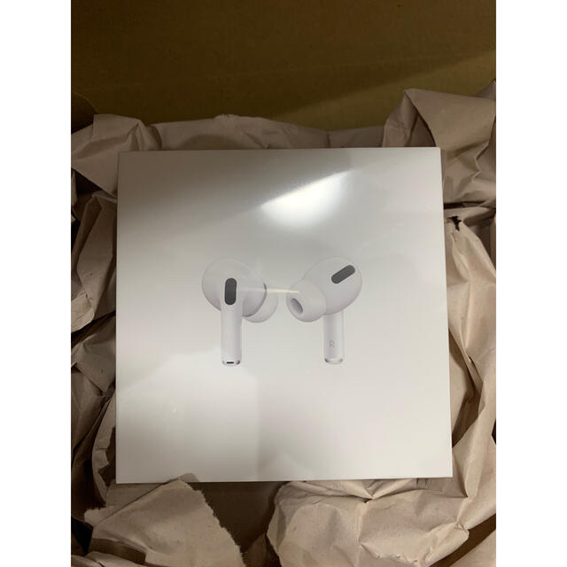 Apple(アップル)のApple AirPods Pro MWP22J/A 新品未使用　保証未開始 スマホ/家電/カメラのオーディオ機器(ヘッドフォン/イヤフォン)の商品写真