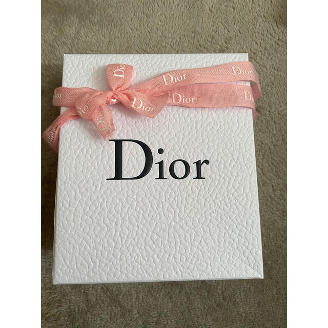 Dior(ディオール)のDior プレゼント用箱 インテリア/住まい/日用品のオフィス用品(ラッピング/包装)の商品写真