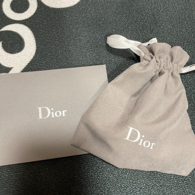 Dior(ディオール)のDior プレゼント用箱 インテリア/住まい/日用品のオフィス用品(ラッピング/包装)の商品写真