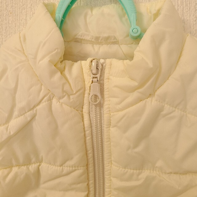 UNIQLO(ユニクロ)のユニクロ　ダウンベスト　８０サイズ キッズ/ベビー/マタニティのベビー服(~85cm)(ジャケット/コート)の商品写真