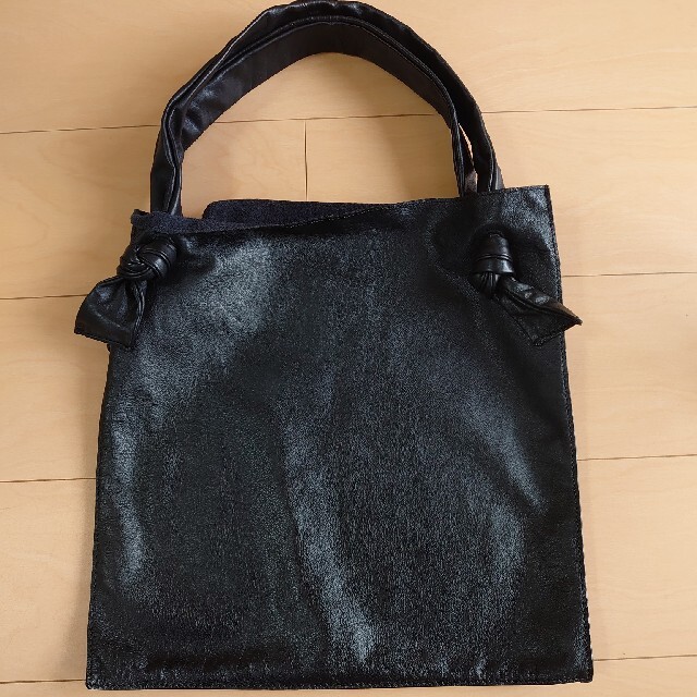 ZARA(ザラ)のZARA♡ノットディテール付きレザートートバッグ レディースのバッグ(トートバッグ)の商品写真