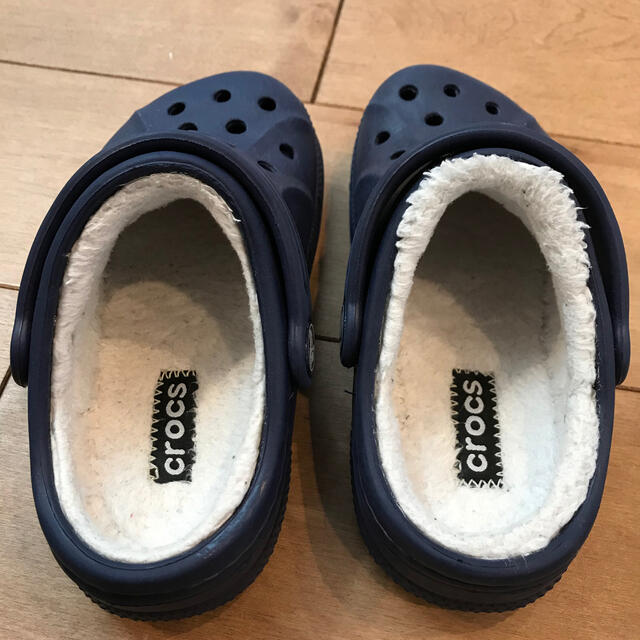 crocs(クロックス)のクロックス☆ボアサンダル☆キッズ☆17.5〜18cm キッズ/ベビー/マタニティのキッズ靴/シューズ(15cm~)(サンダル)の商品写真