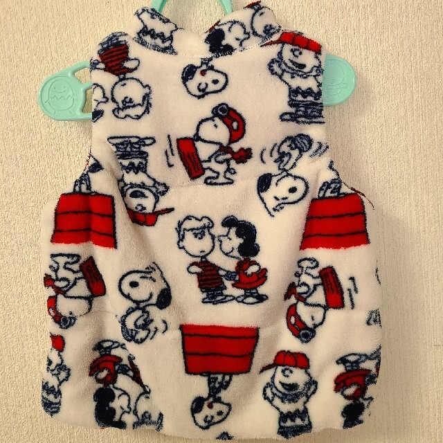 PEANUTS(ピーナッツ)のスヌーピー　ボアベスト　９５サイズ キッズ/ベビー/マタニティのキッズ服男の子用(90cm~)(ジャケット/上着)の商品写真