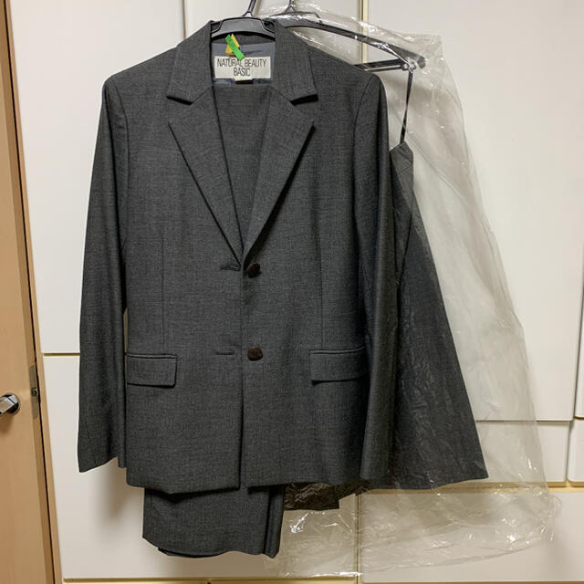 NATURAL BEAUTY BASIC(ナチュラルビューティーベーシック)のナチュラル ビューティー ベーシック　スーツ3点セット レディースのフォーマル/ドレス(スーツ)の商品写真