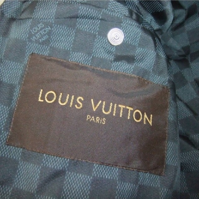 LOUIS VUITTON(ルイヴィトン)のルイヴィトンメンズダウンジャケット メンズのジャケット/アウター(ダウンジャケット)の商品写真