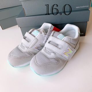 ニューバランス(New Balance)の16.0 新品 ニューバランス スニーカー 996 ホログラム グレー キッズ(スニーカー)