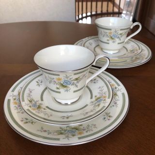 ロイヤルドルトン(Royal Doulton)の【レア美品】ロイヤルドルトン★アドリエンヌ★C/Sペア(食器)