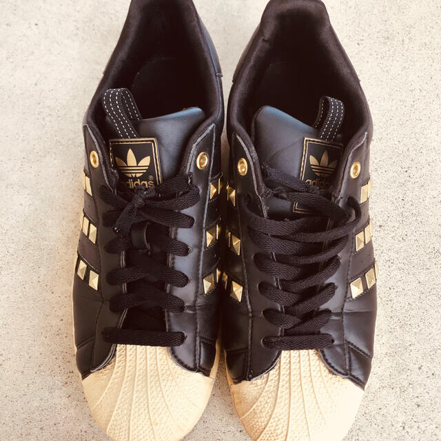 新品26.5cm adidas SUPERSTAR W STUDS スタッズ黒金