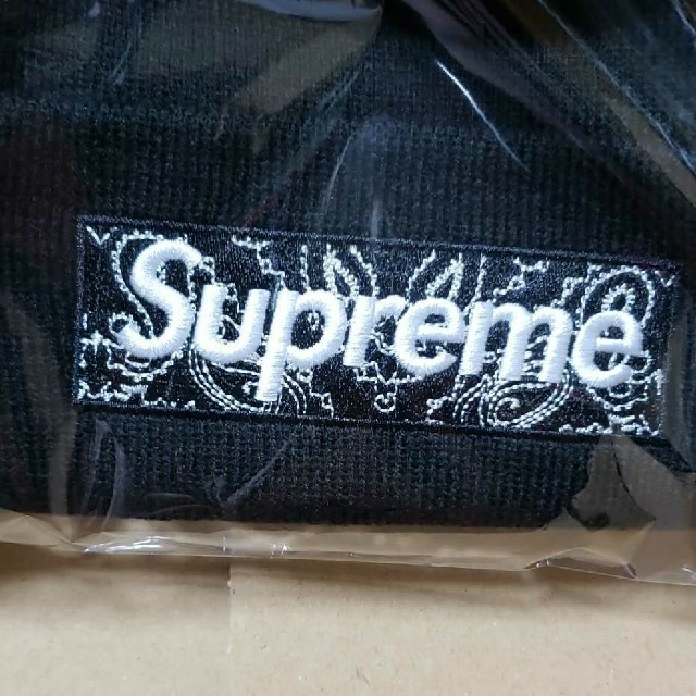 Supreme(シュプリーム)の黒 Supreme New Era Bandana Box Logo ビーニー メンズの帽子(ニット帽/ビーニー)の商品写真