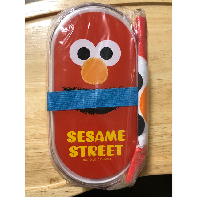 SESAME STREET(セサミストリート)の新品未使用☆お弁当箱　セサミストリート　 インテリア/住まい/日用品のキッチン/食器(弁当用品)の商品写真