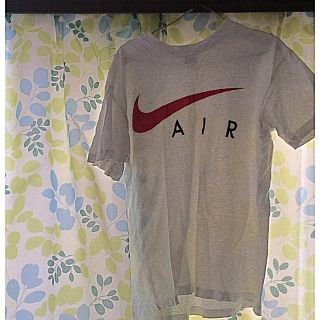 ナイキ(NIKE)のNIKE tシャツ(Tシャツ(半袖/袖なし))