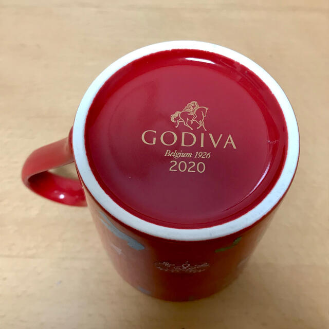 ゴディバ　2020 クリスマス マグカップ & ランチクロス エンタメ/ホビーのコレクション(ノベルティグッズ)の商品写真