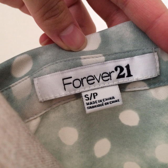 FOREVER 21(フォーエバートゥエンティーワン)のお値下げ☆ノースリブラウス レディースのトップス(シャツ/ブラウス(半袖/袖なし))の商品写真