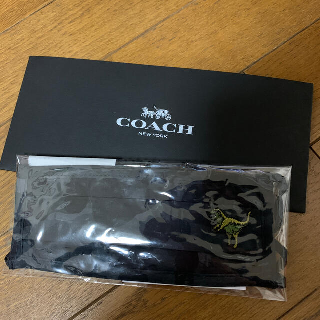 COACH(コーチ)のCOACH （コーチ）レキシーマスク迷彩柄 レディースのファッション小物(その他)の商品写真