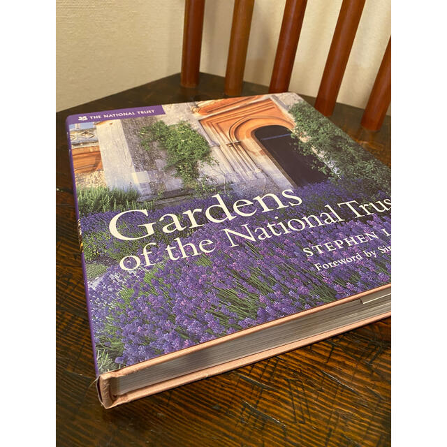 洋書　Gardens of the National Trust