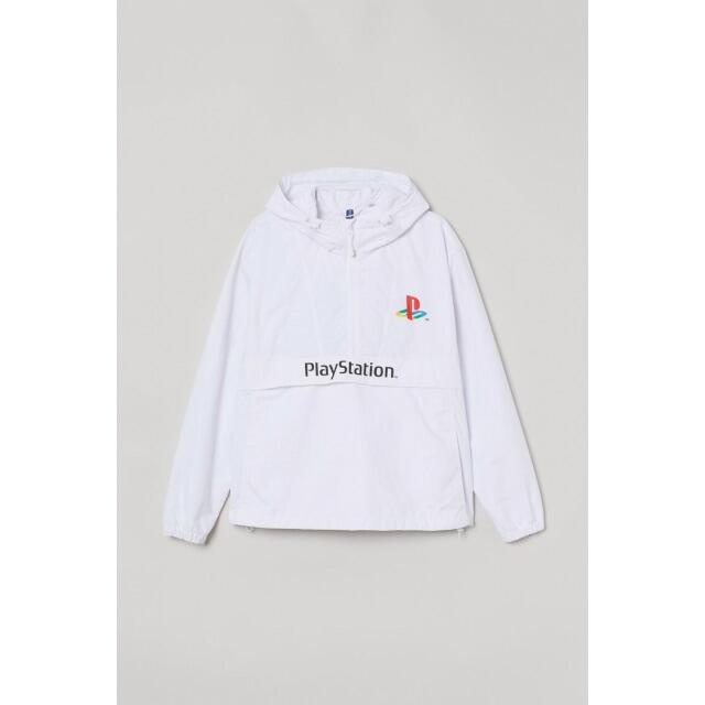 H&M(エイチアンドエム)の【新品】H&M × PlayStation コラボ ナイロンパーカー メンズのジャケット/アウター(ナイロンジャケット)の商品写真