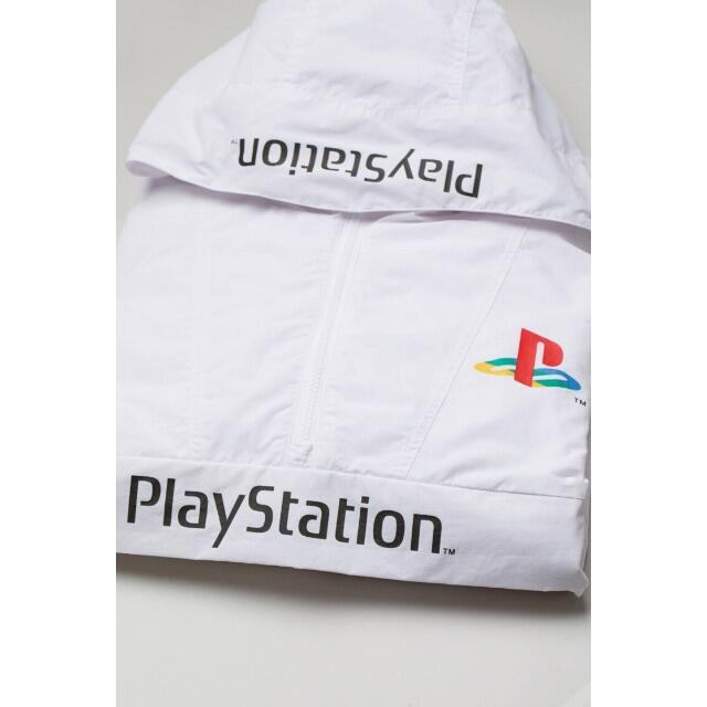 H&M(エイチアンドエム)の【新品】H&M × PlayStation コラボ ナイロンパーカー メンズのジャケット/アウター(ナイロンジャケット)の商品写真