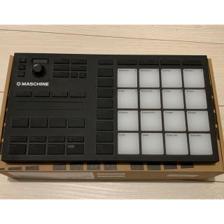 MASCHINE MIKRO MK3 / Native Instruments(MIDIコントローラー)