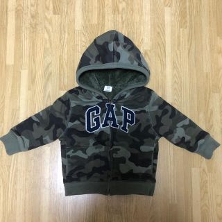 ギャップキッズ(GAP Kids)の✨美品✨GAP kidsカモフラ柄パーカー90(ジャケット/上着)