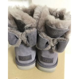 アグ(UGG)のUGG ブーツ グレー×リボン(ブーツ)