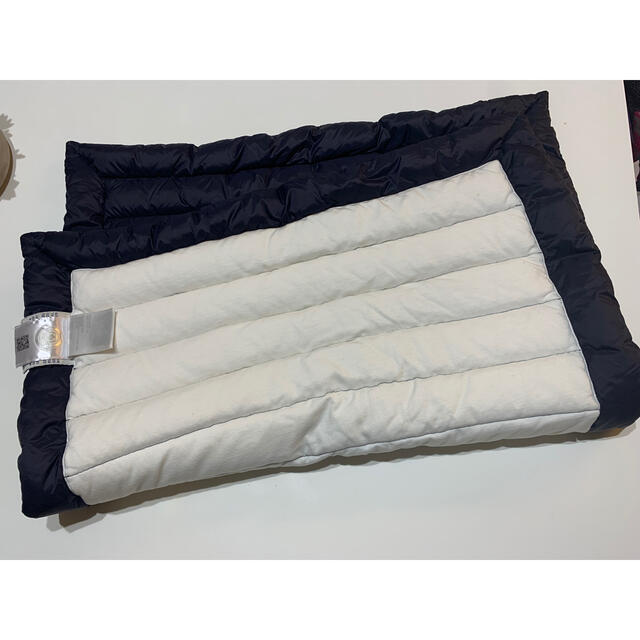 MONCLER(モンクレール)のMONCLER モンクレール  ダウンおくるみ　ブランケット　黒　キッズ　 キッズ/ベビー/マタニティの寝具/家具(ベビー布団)の商品写真