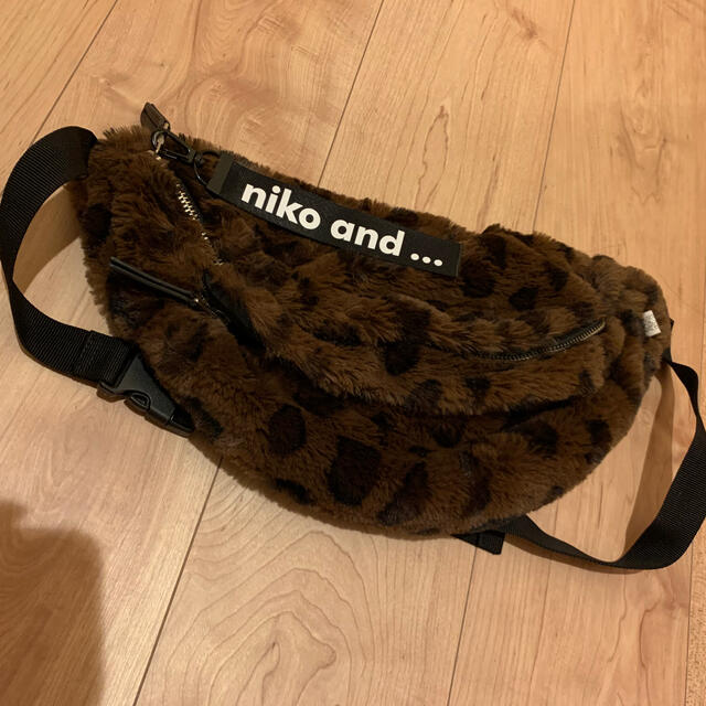 niko and...(ニコアンド)のniko and...ウエストポーチ レディースのバッグ(ボディバッグ/ウエストポーチ)の商品写真