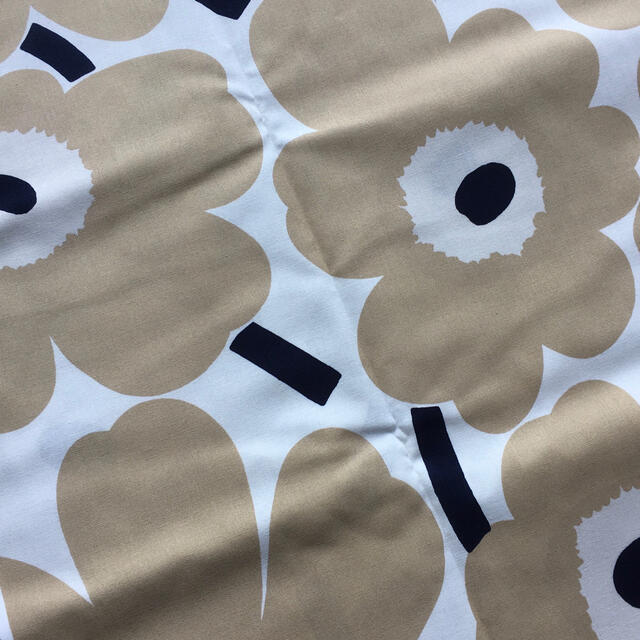 Marimekko マリメッコ 生地 ピエニウニッコ ベージュの通販 By Ycsh S Shop マリメッコならラクマ